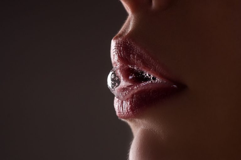 la-saliva-tiene-propiedades-curativas-clinica-dental-gran-via-alicante-1