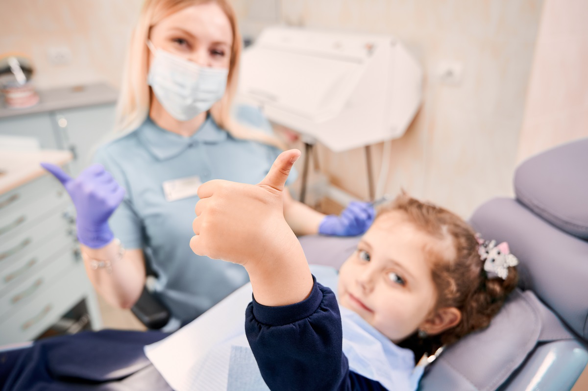 Cuidado-dental-infantil-en-odontología-biológica-Alicante-clinica-dental-gran-via-alicante-dentista-alicante-clinica-dental