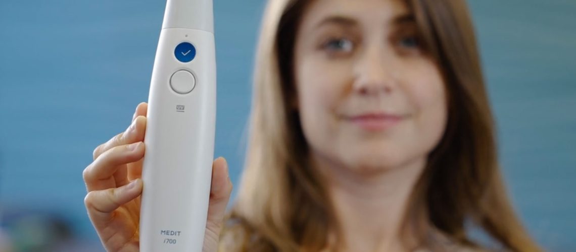 clinica-dental-gran-via-alicante-clinica-dental-alicante-dentista-alicante-escaner-intraoral-scanner-medit-i700