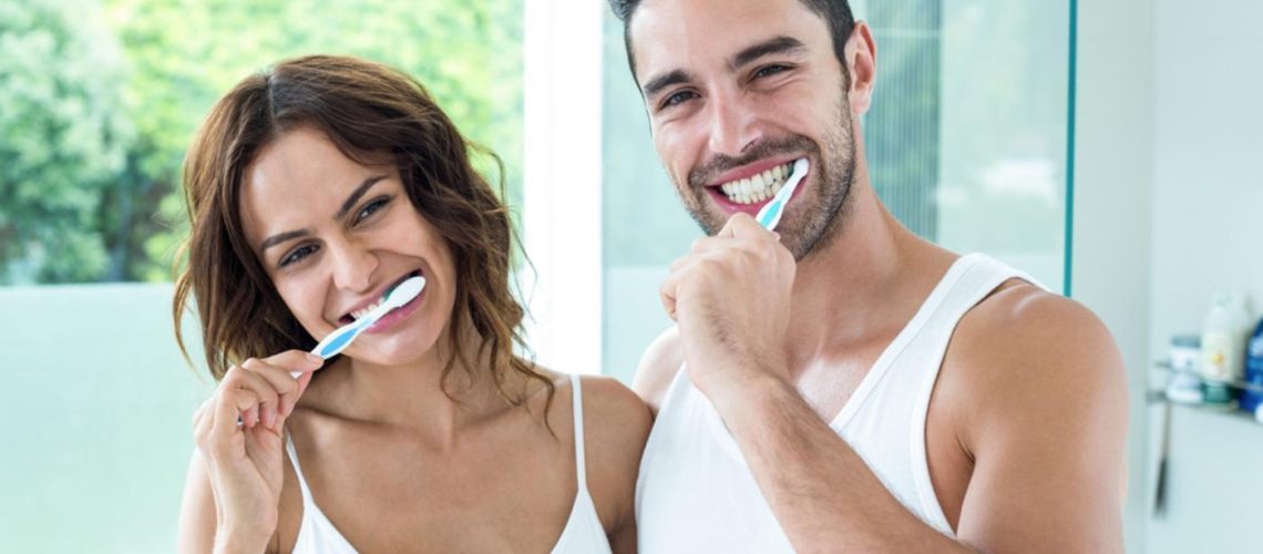 cepillar-los-dientes-clinica-dental-gran-via-alicante-dentista-alicante-clinica-dental-alicante-3