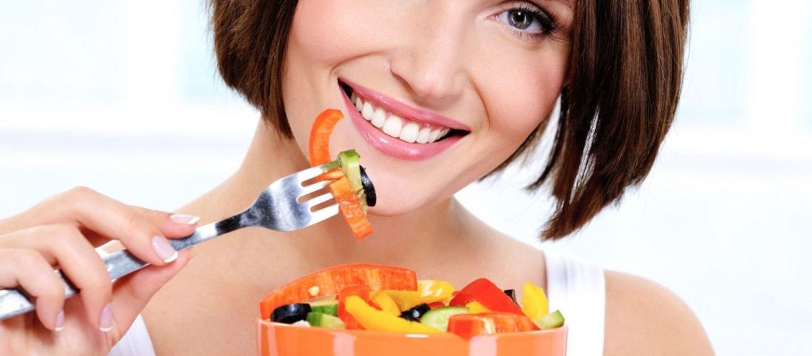 clinica-dental-gran-via-alicante-clinica-dental-alicante-dentista-alicante-piorrea-periodontitis-alimentos-que-previenen-las-caries