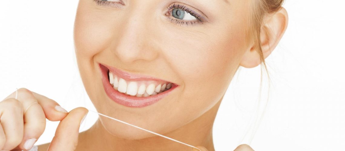 origen-del-hilo-dental-clinica-dental-gran-via-alicante-dentista-alicante-higiene-dental